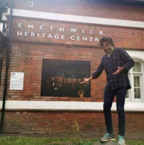 Conversation in the gallery